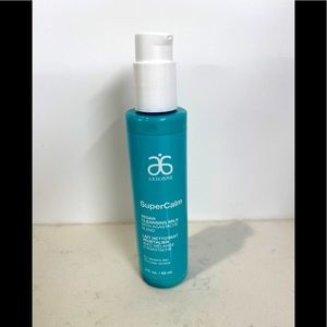 Arbonne’s SuperCalm Vegan Cleansing Milk